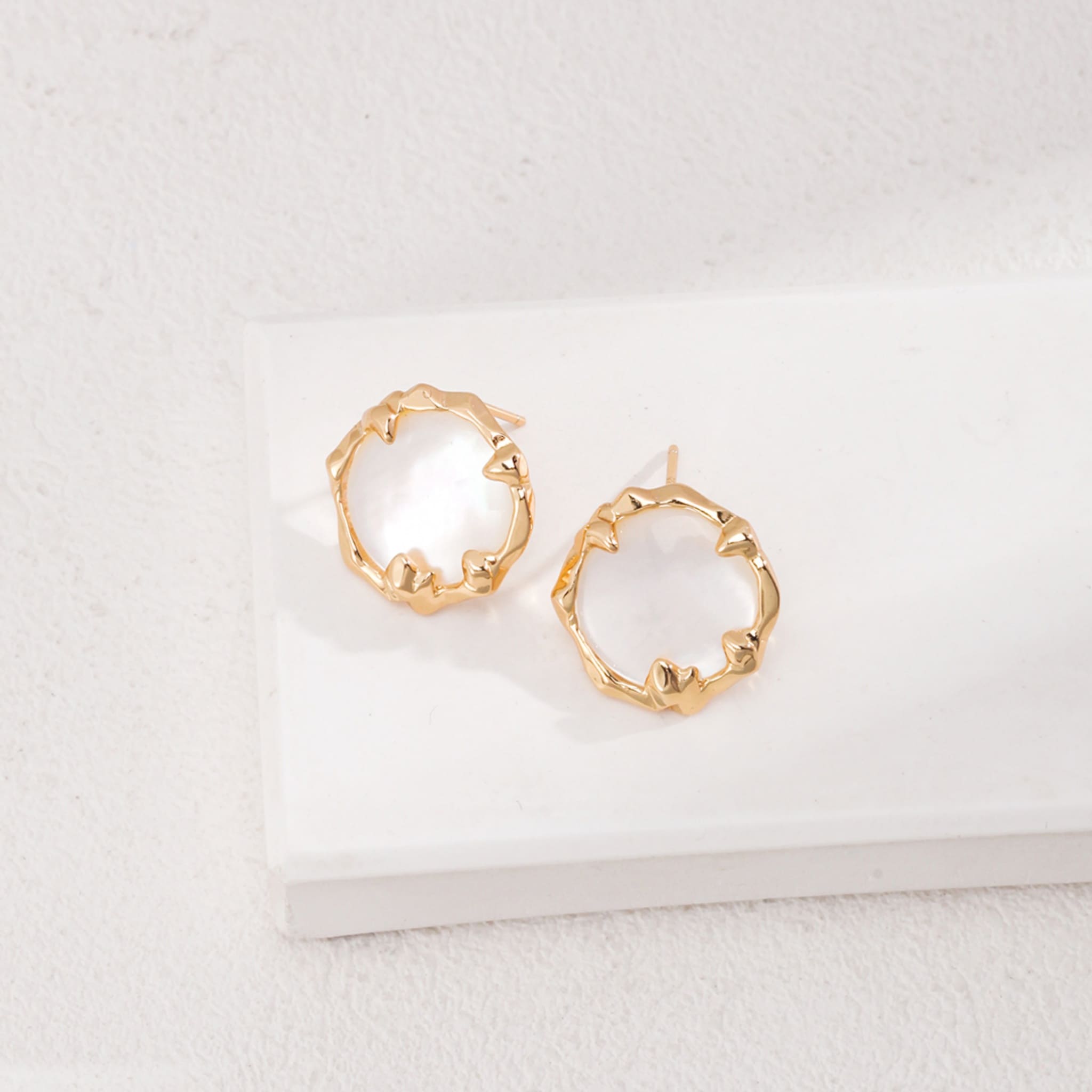 Coastal Gold Seashell Earrings Minimalist Summer Jewelry for Women-4