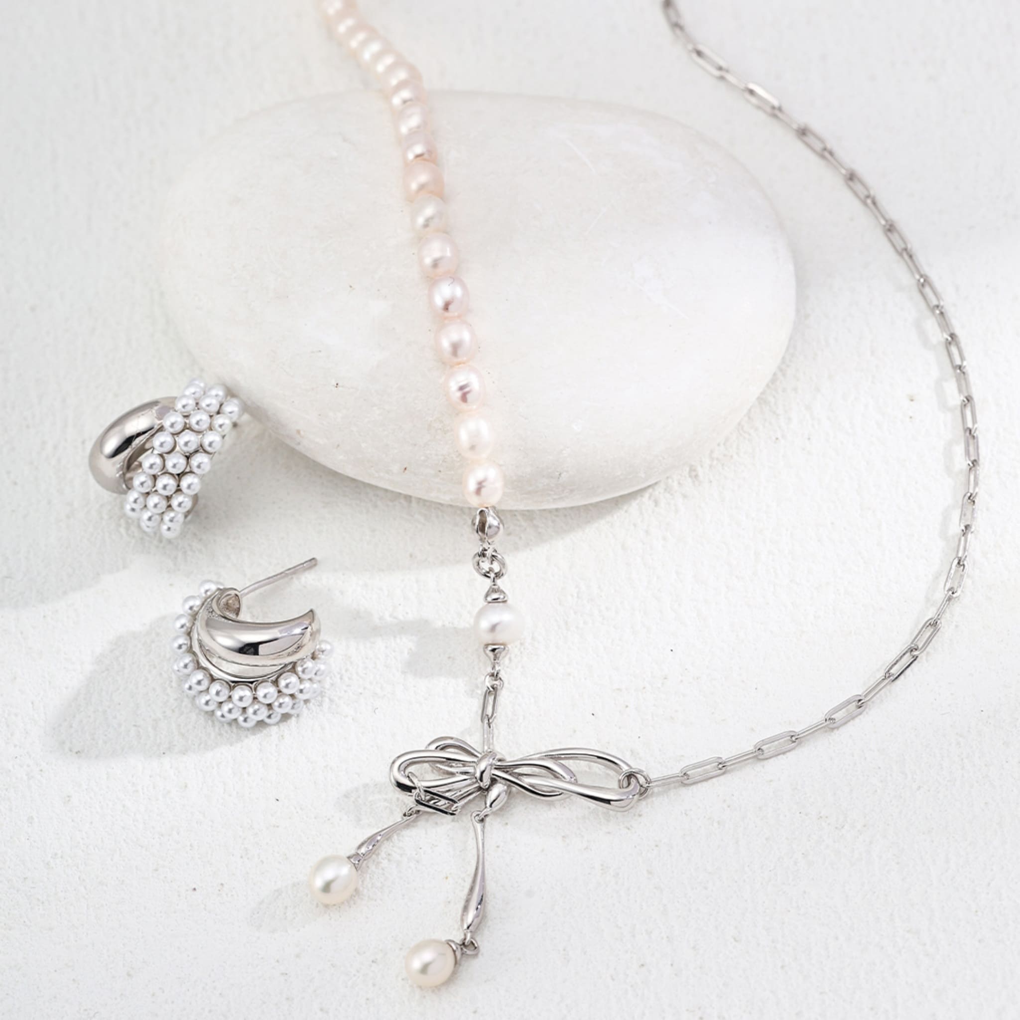 Bow-Tie Pearl Necklace