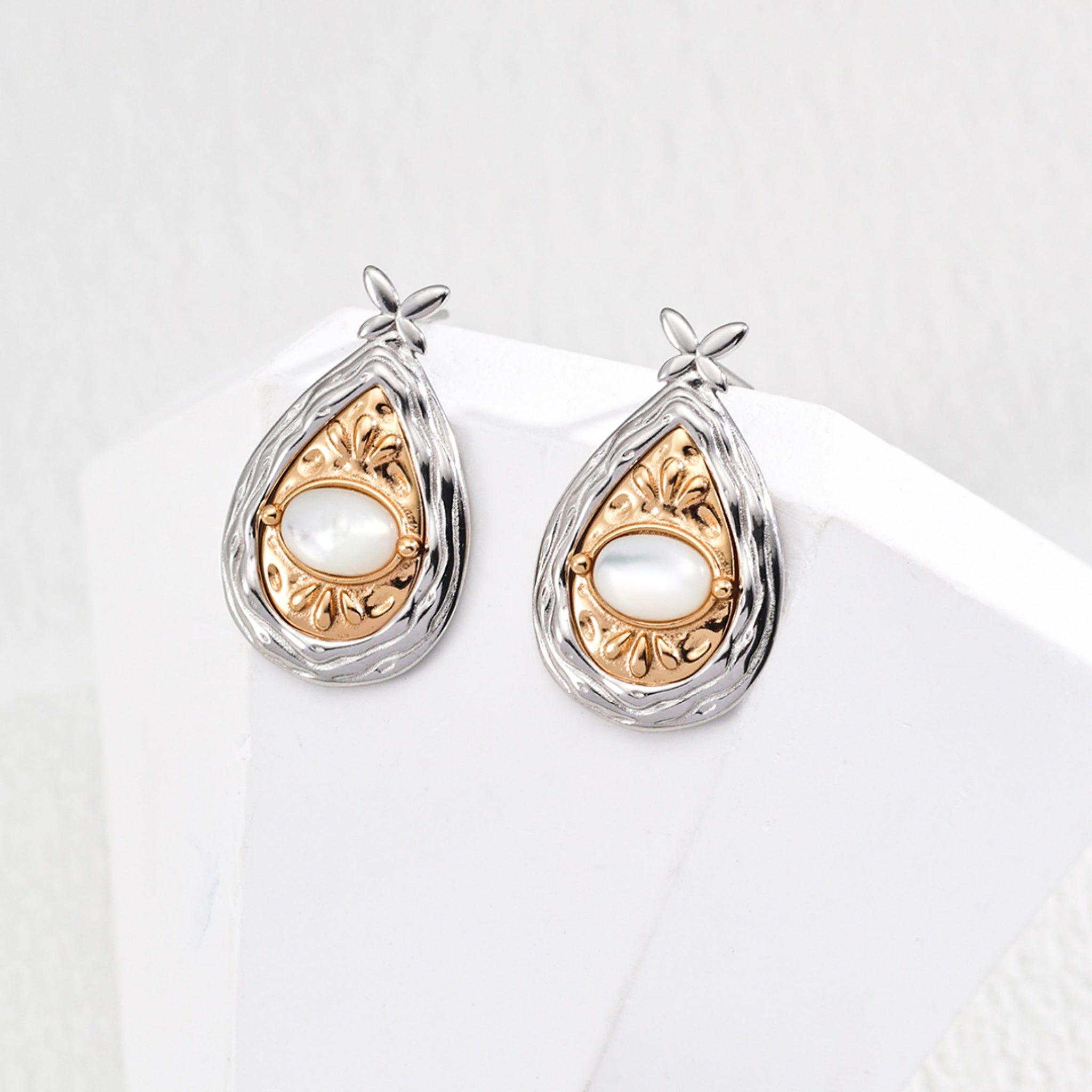 Mother of Pearl / Lapis Lazuli Earrings