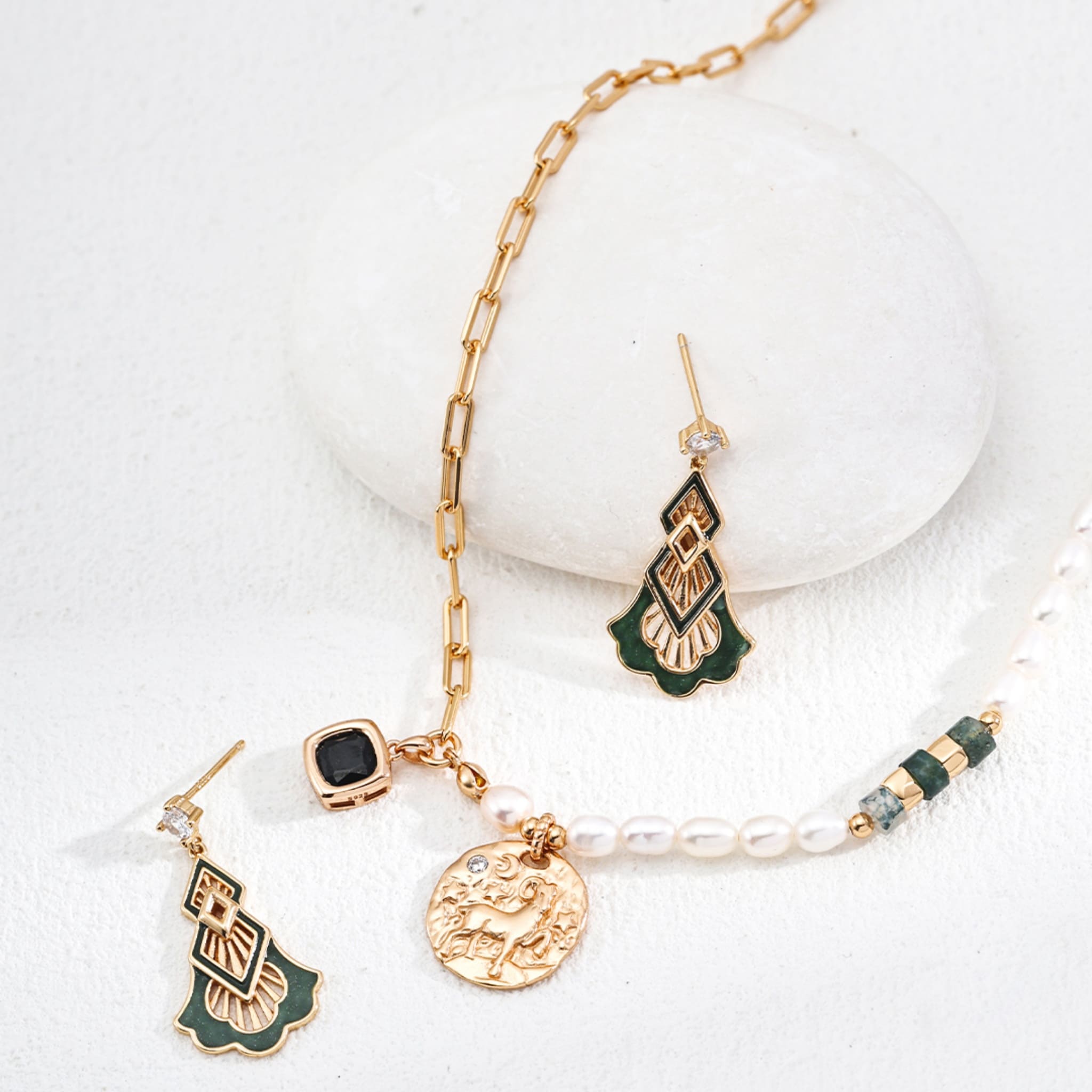 Gilded Grove Earrings
