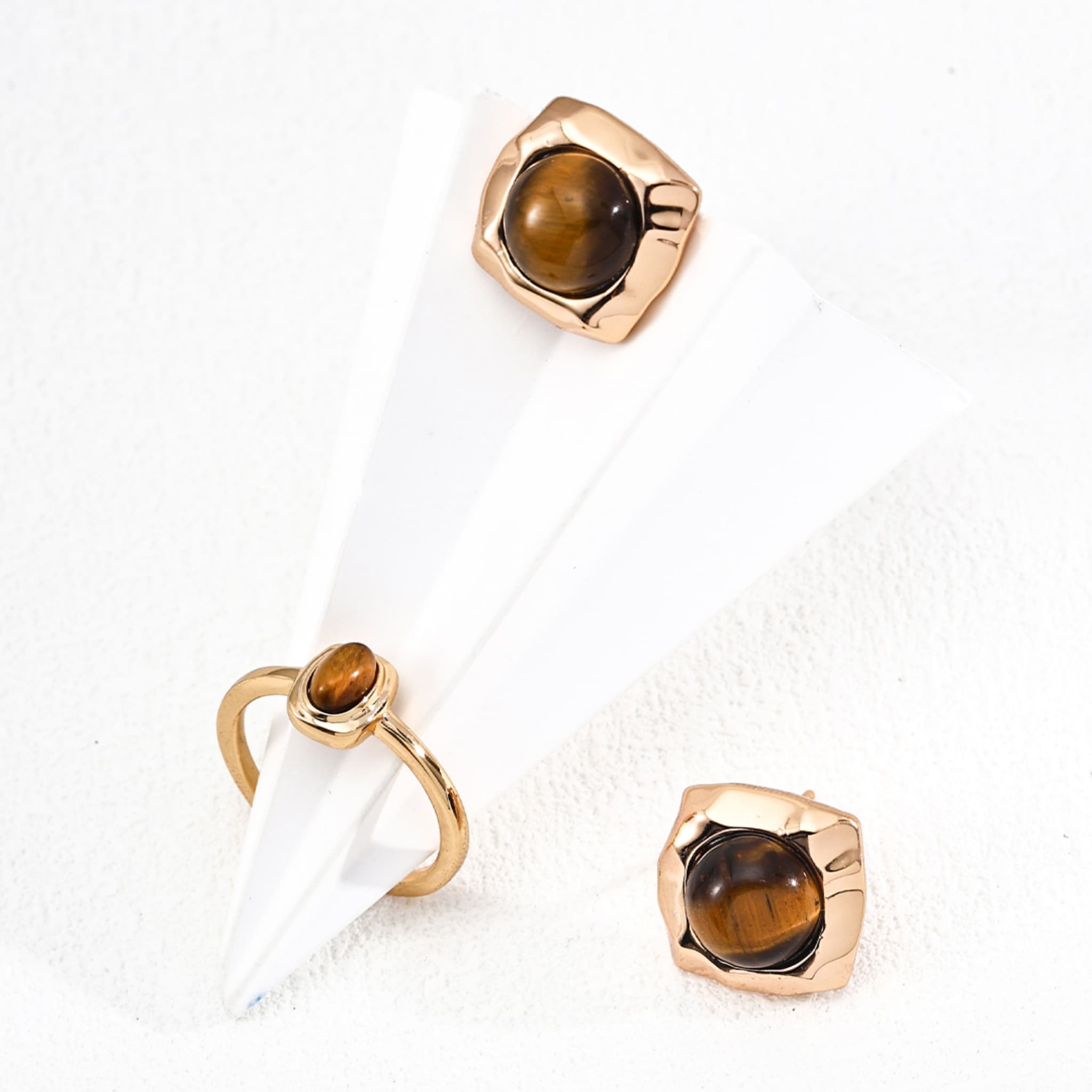 Tiger Frame Studs