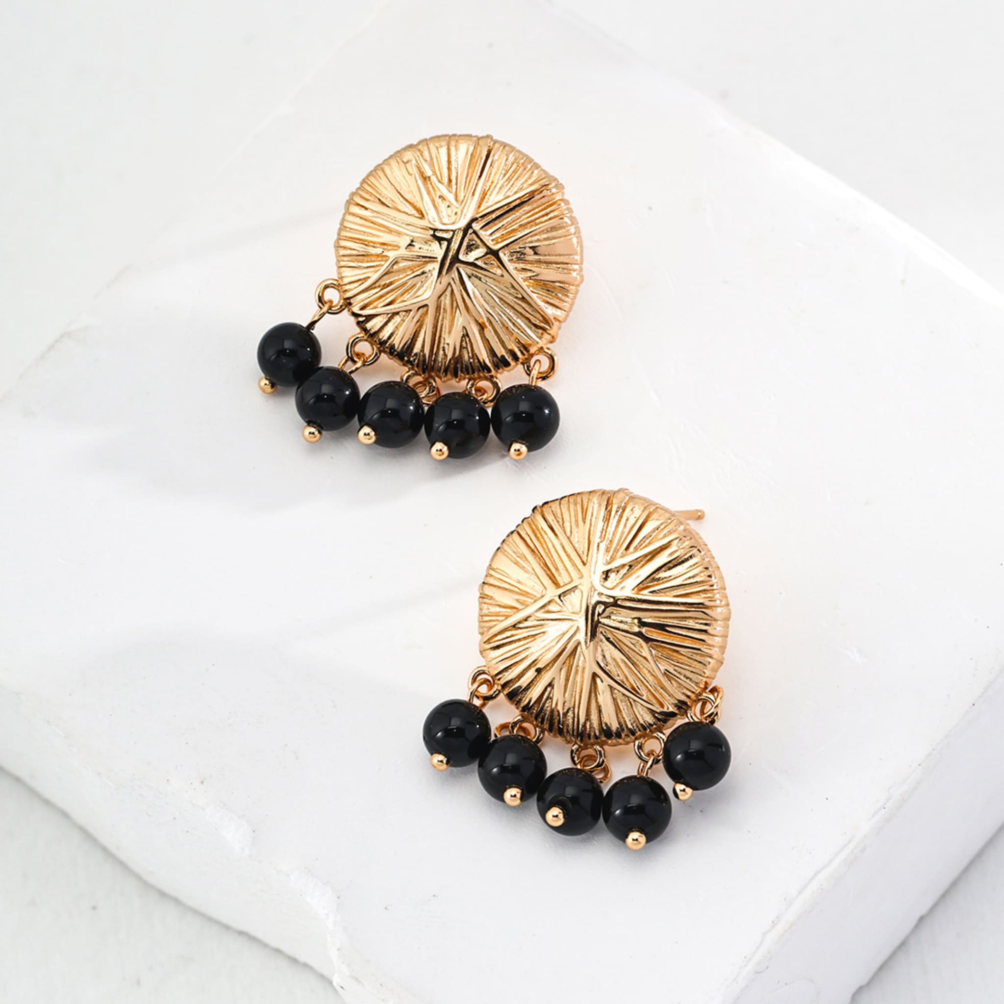 Elegant Black Onyx Earrings Vintage Gold for Office and Evening Look-3