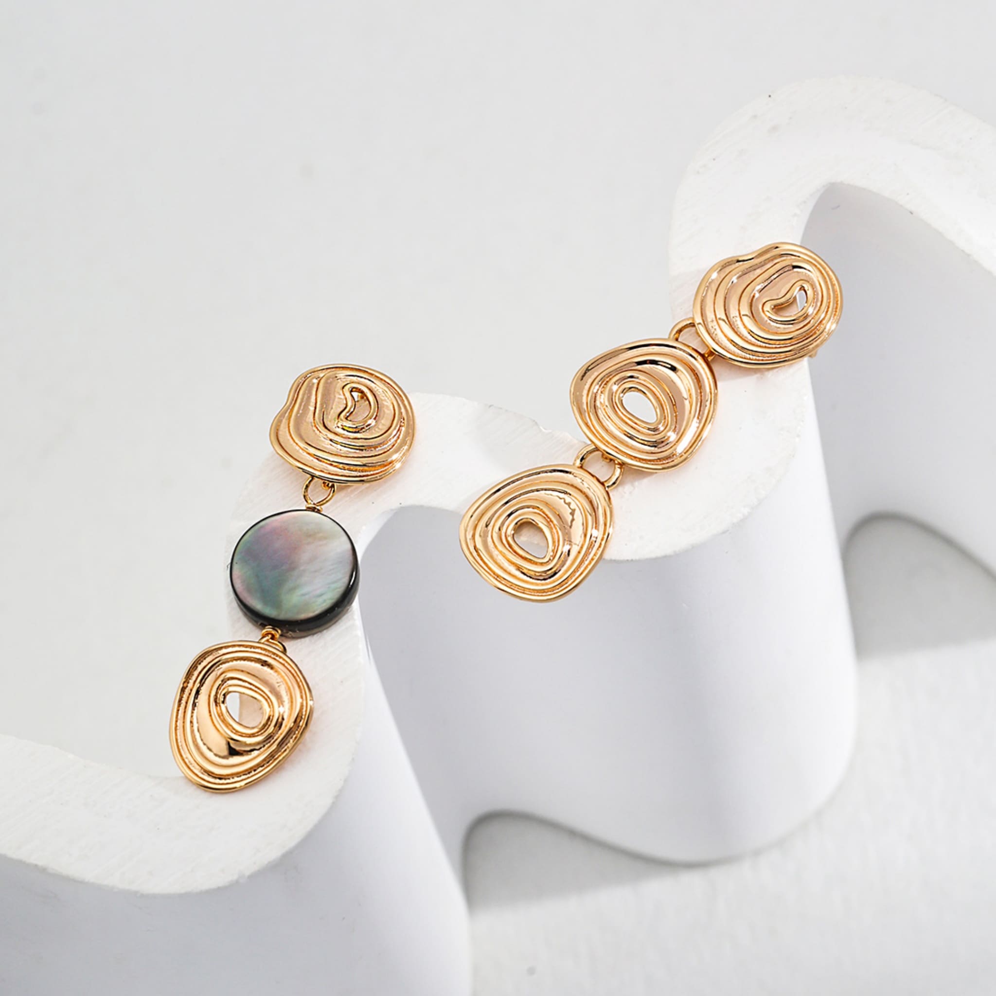 Trendy Women's Jewelry Black Mother-of-Pearl Sterling Silver Earrings Date Night Special Edition-3