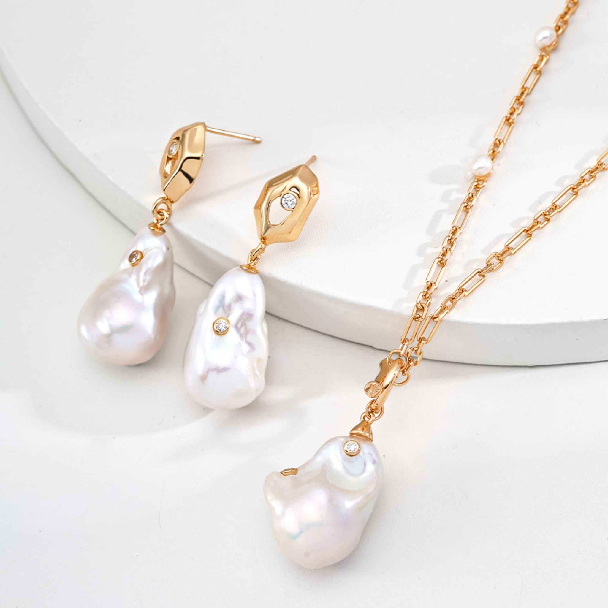 Natural Pearl Necklace & Earrings