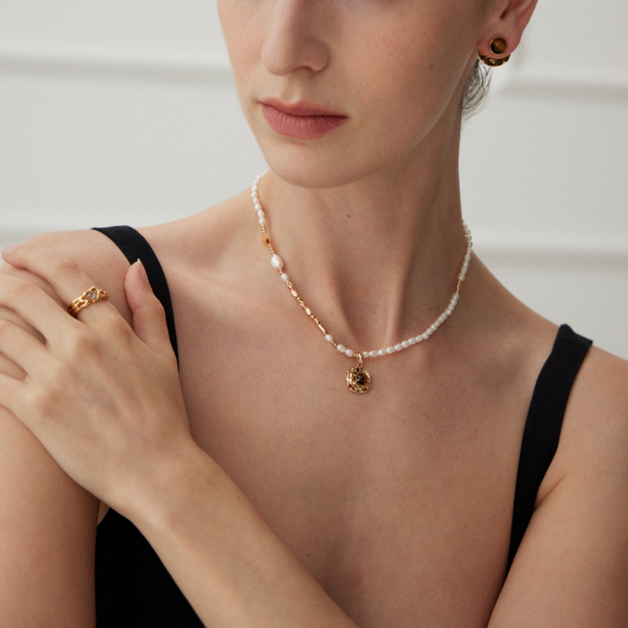 Chic Autumn Necklace Pearl Tiger Eye Gold for Layering-4