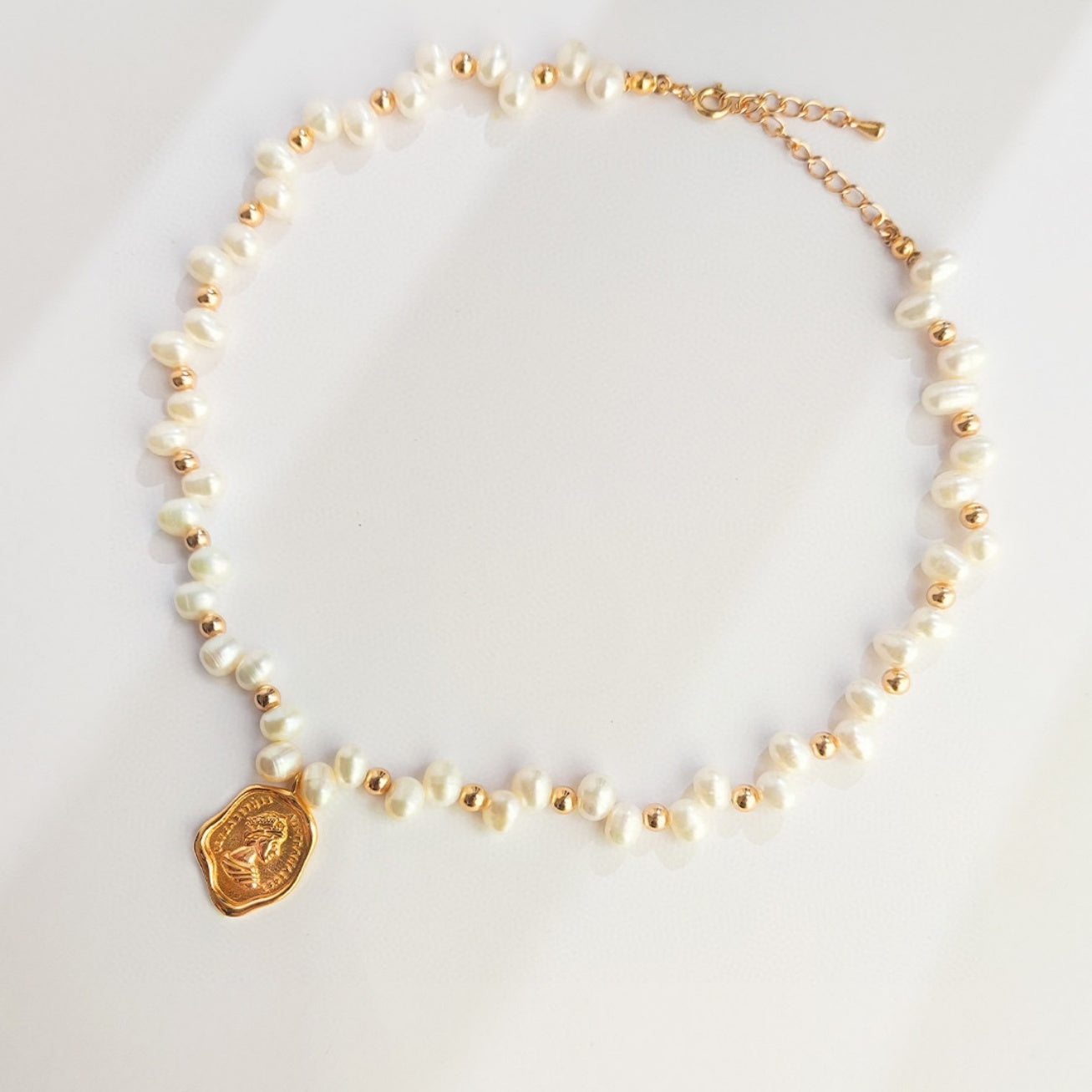 The Empress Seal Natural Pearls Necklace