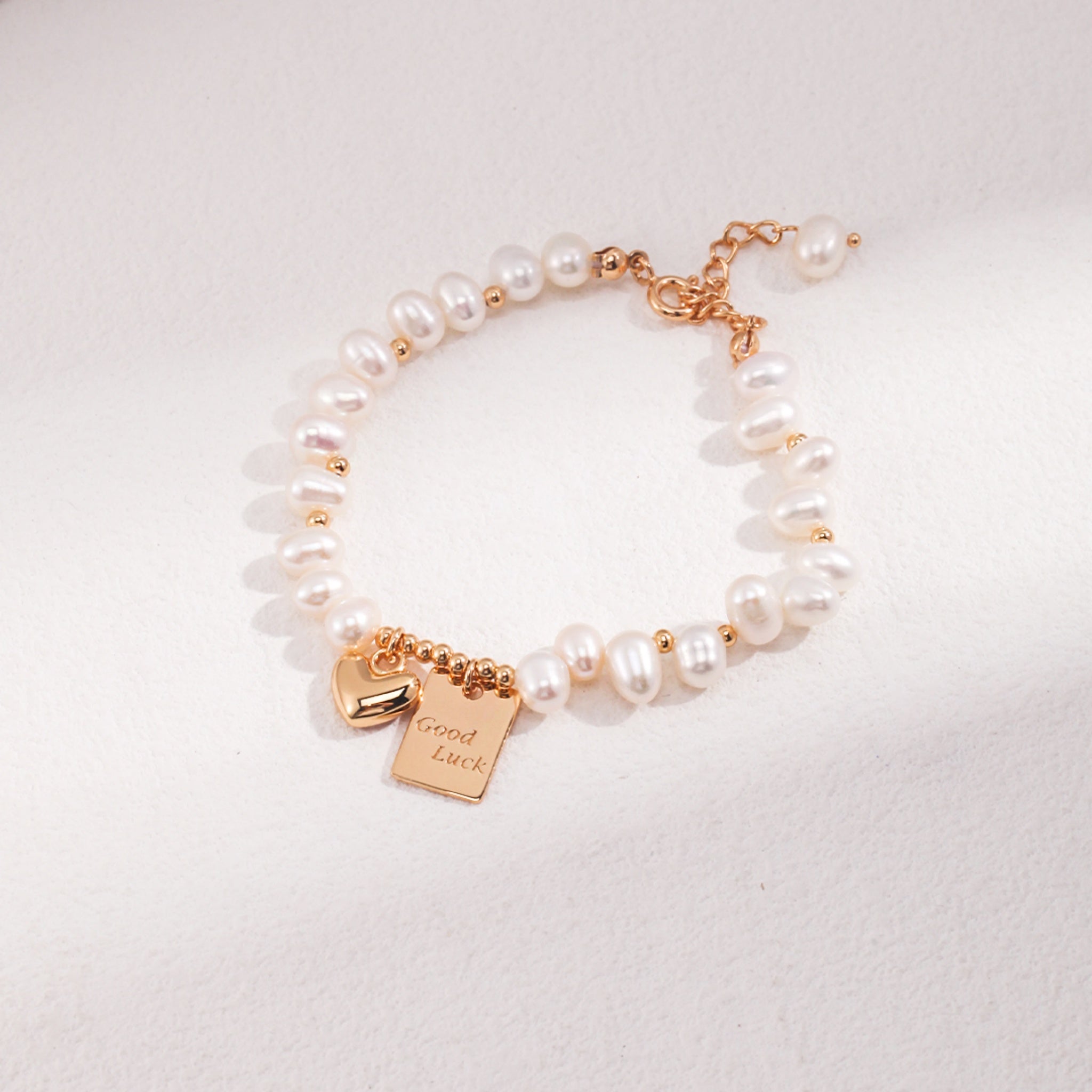Good Luck Gold Heart Bracelet Elegant Gift to Reward Yourself Daily Wear-3