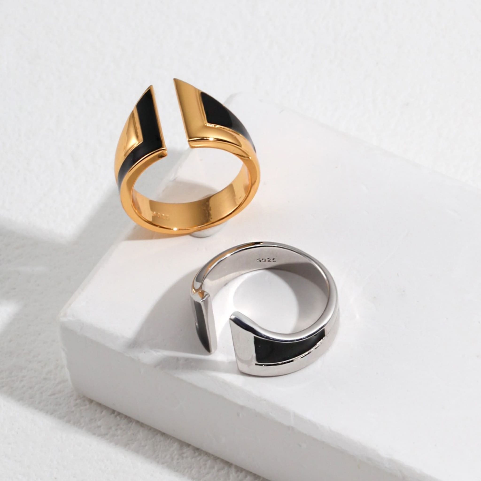 Geometric Elegance Ring