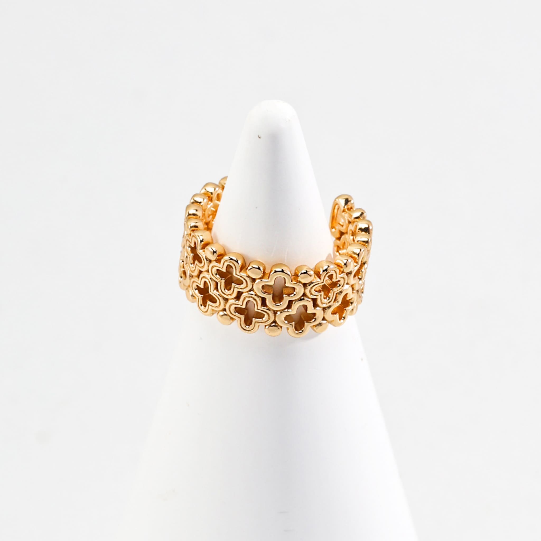 Radiant Clover Ring