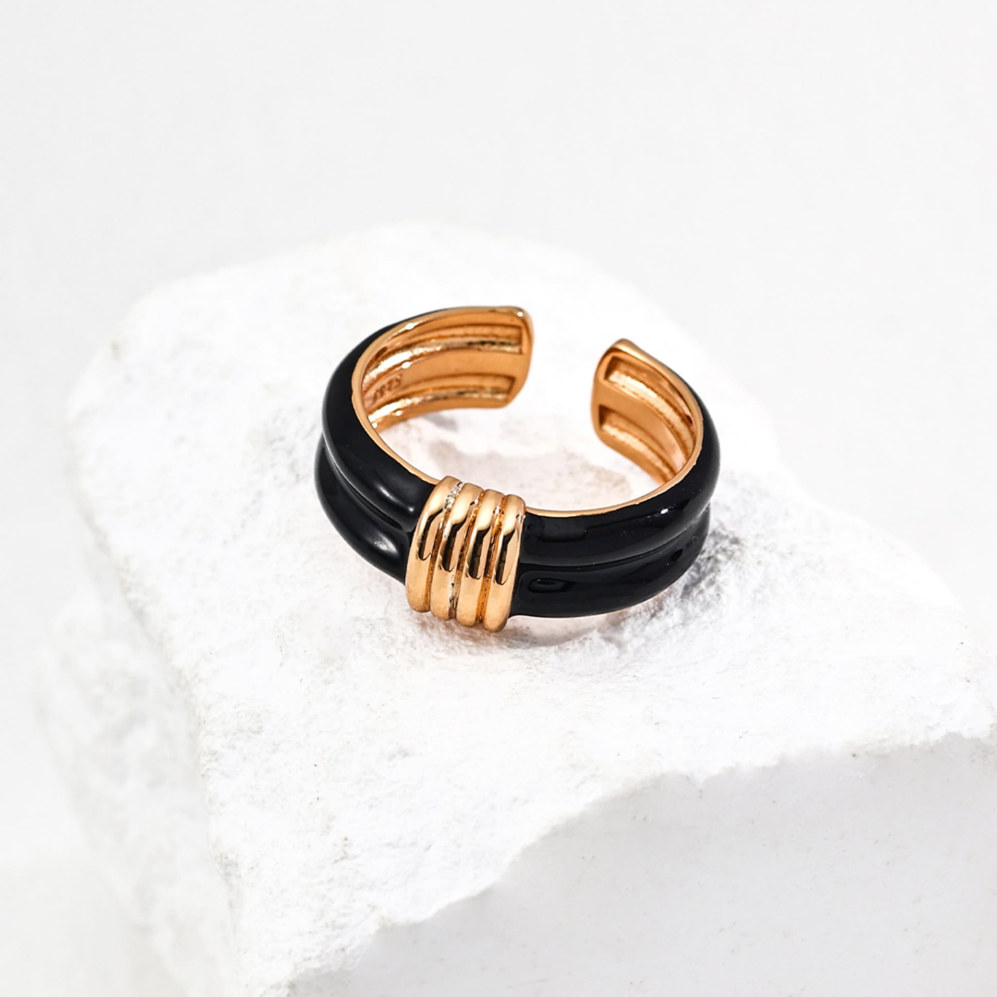 Shadow Curve Ring