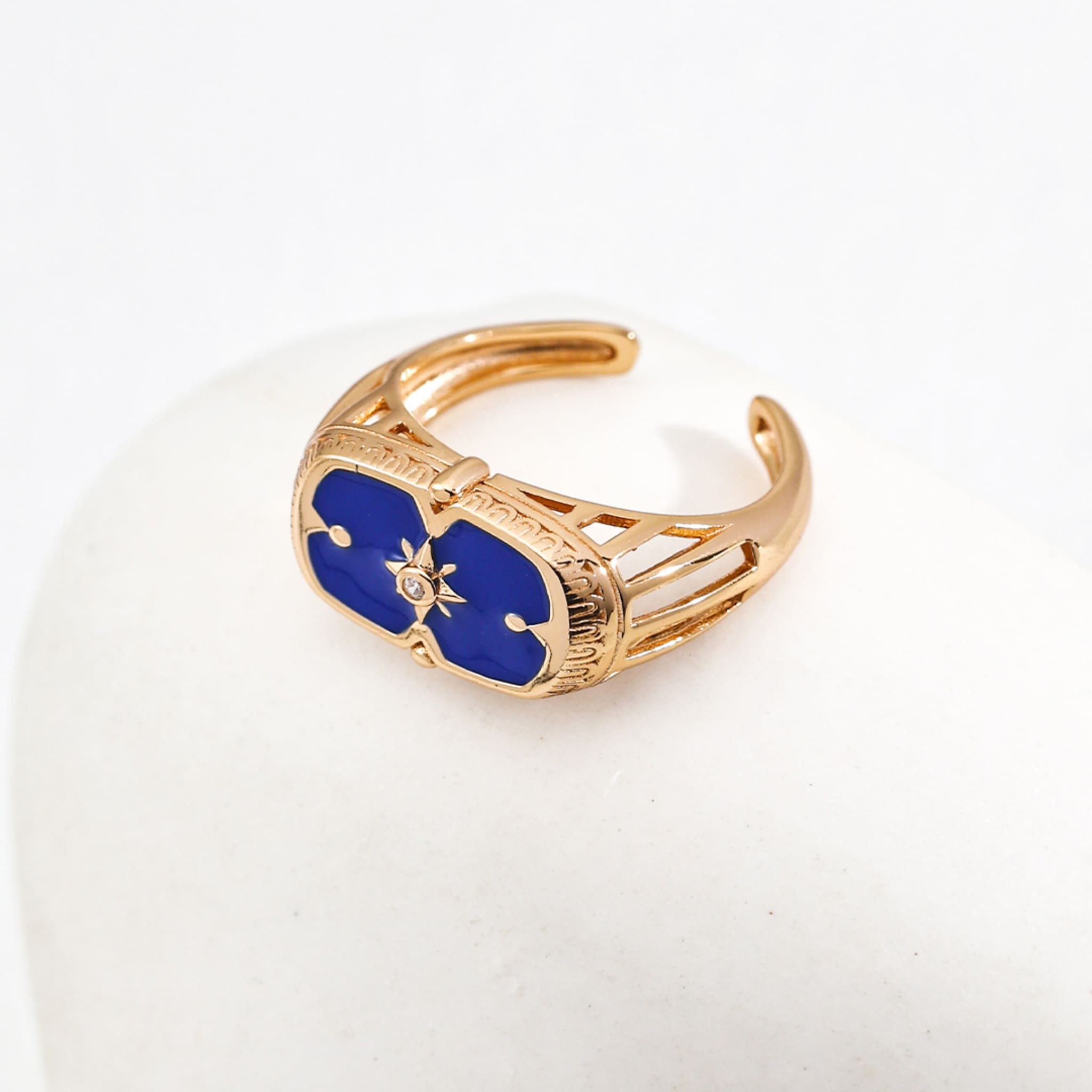 Nocturne Crest Ring
