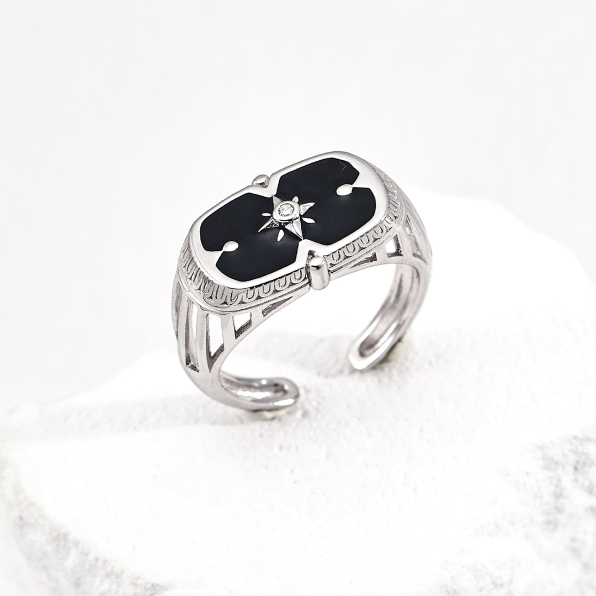 Nocturne Crest Ring