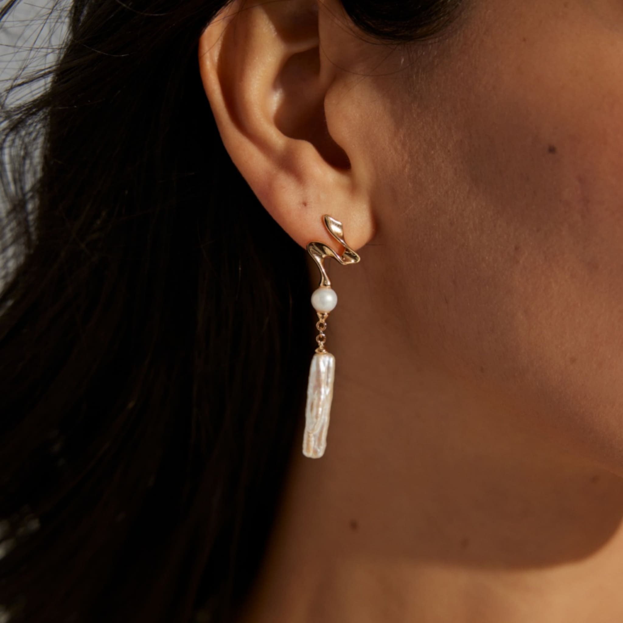 Minimalist Pearl Drop Earrings Vintage Gold Modern Geometry-5