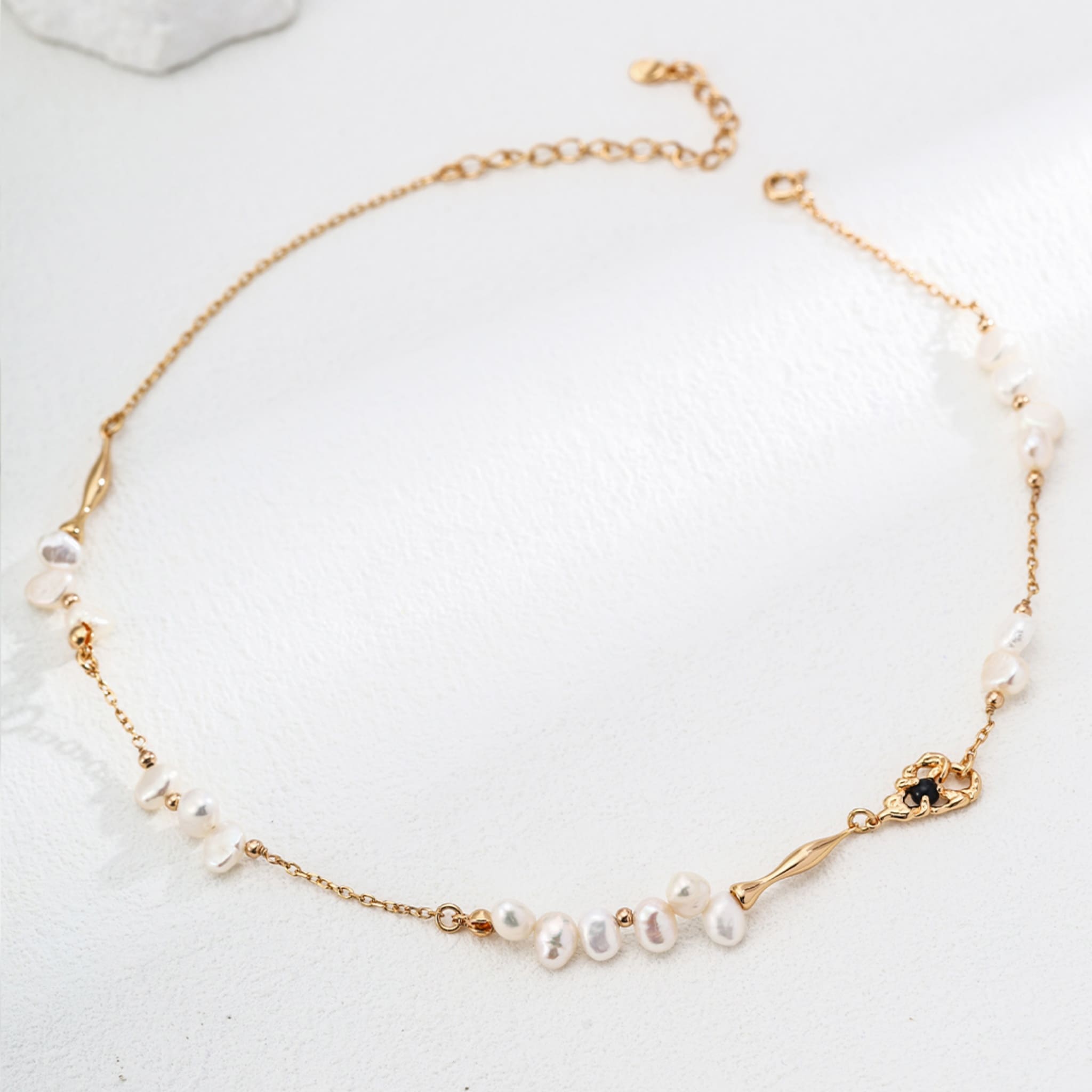 Natural Pearl and Black Onyx Necklace Elegant Beach Vacation Jewelry Look-1