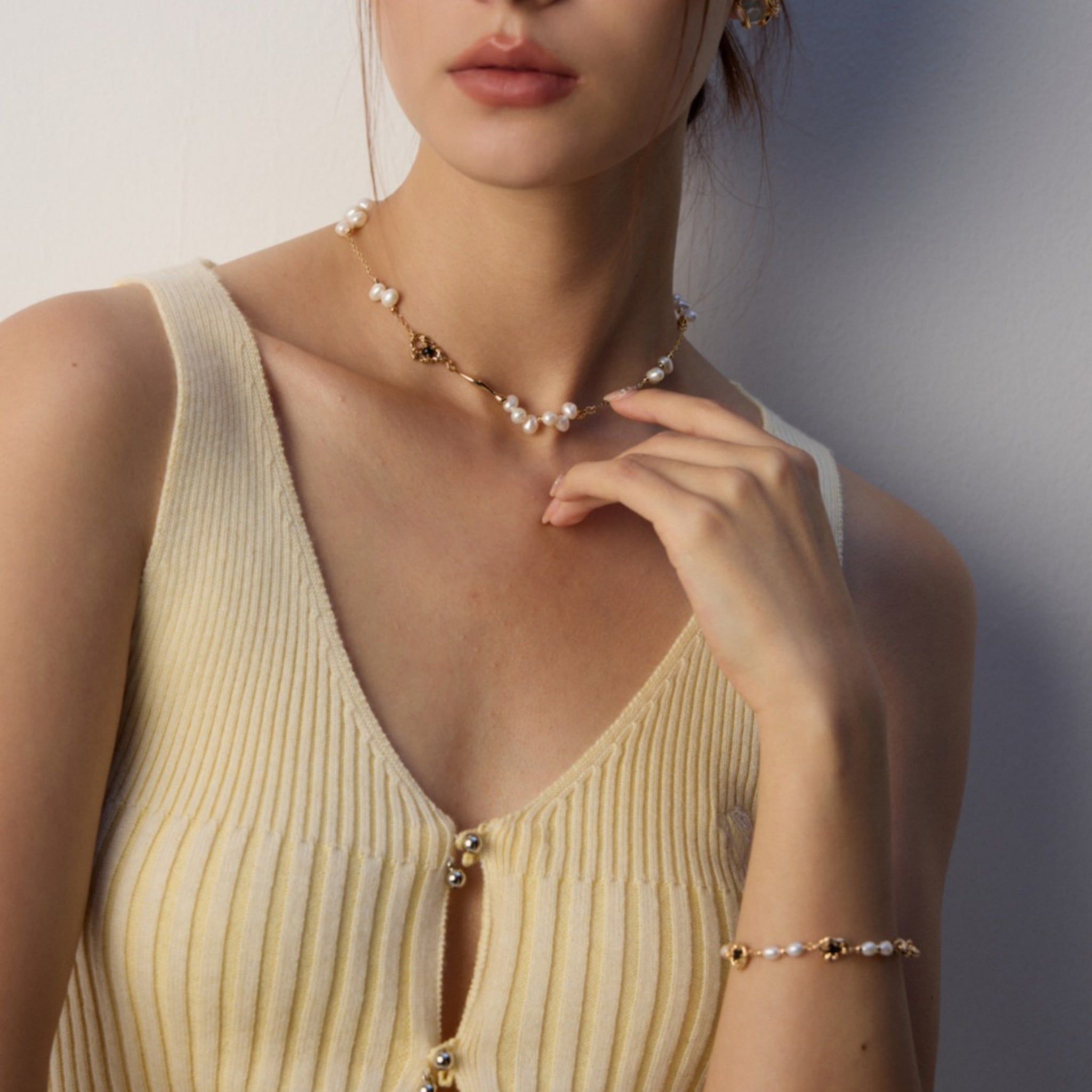 Natural Pearl and Black Onyx Necklace Elegant Beach Vacation Jewelry Look-2