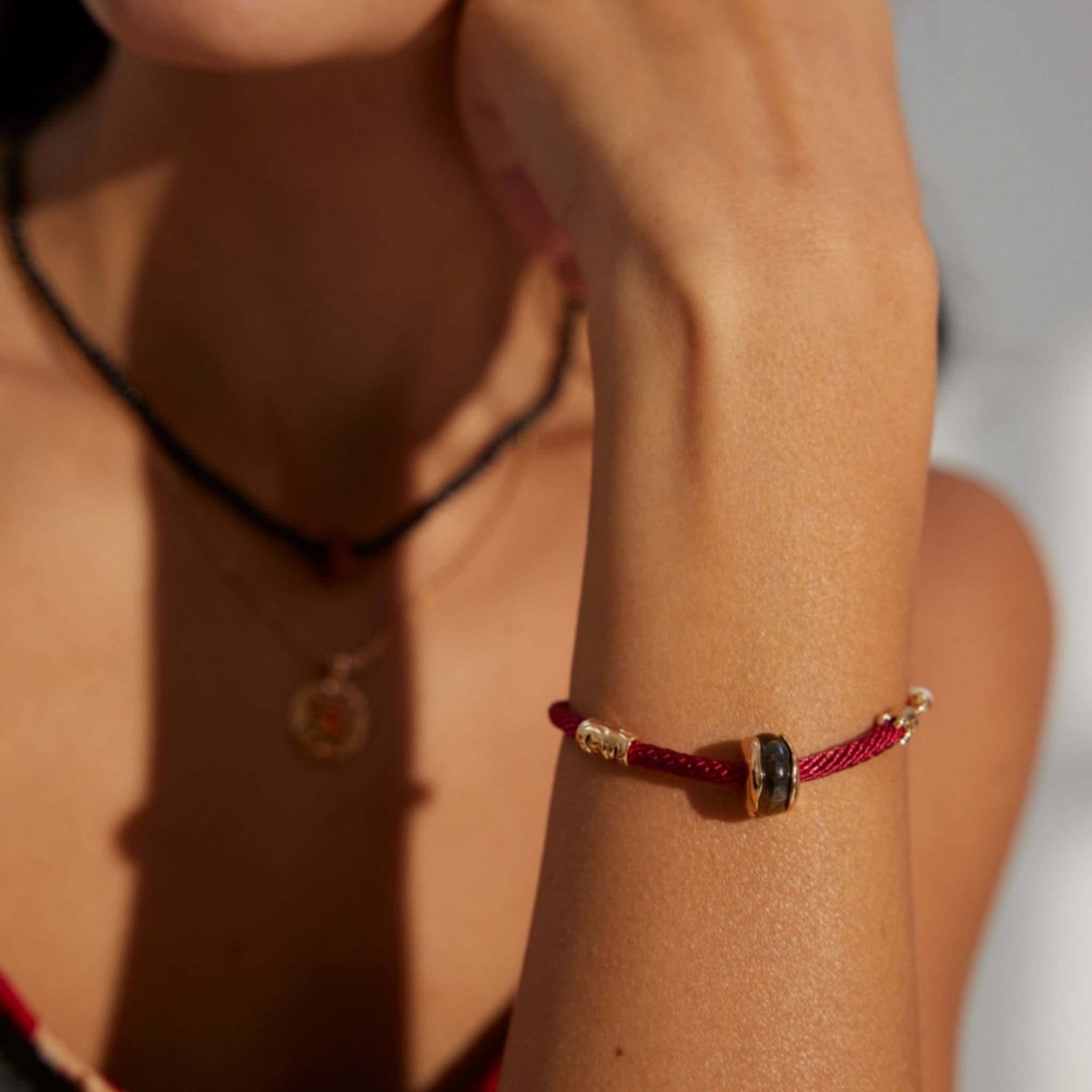 Tiger's Eye&Silver Thread Shell Bracelet