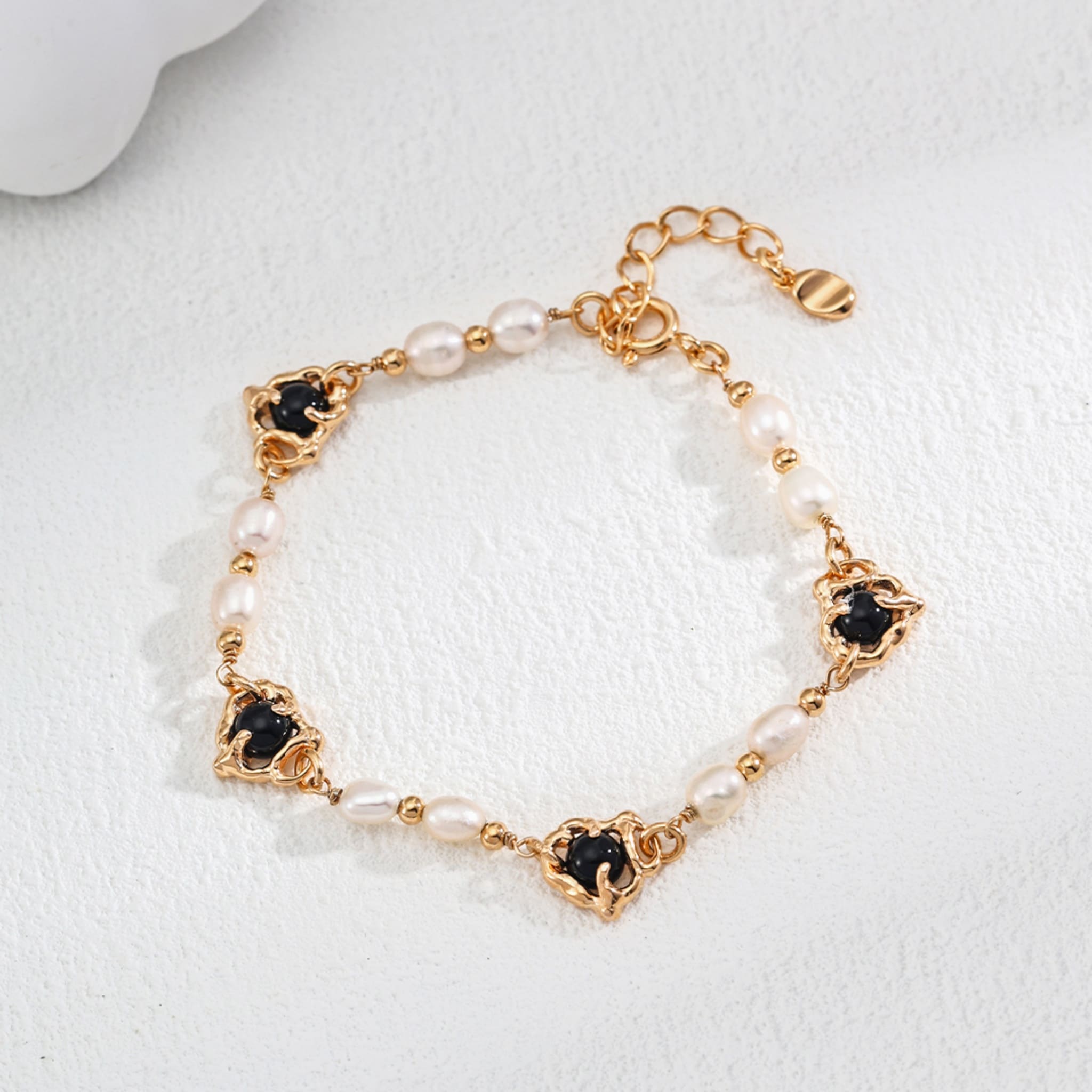 Black Onyx Natural Pearl Bracelet