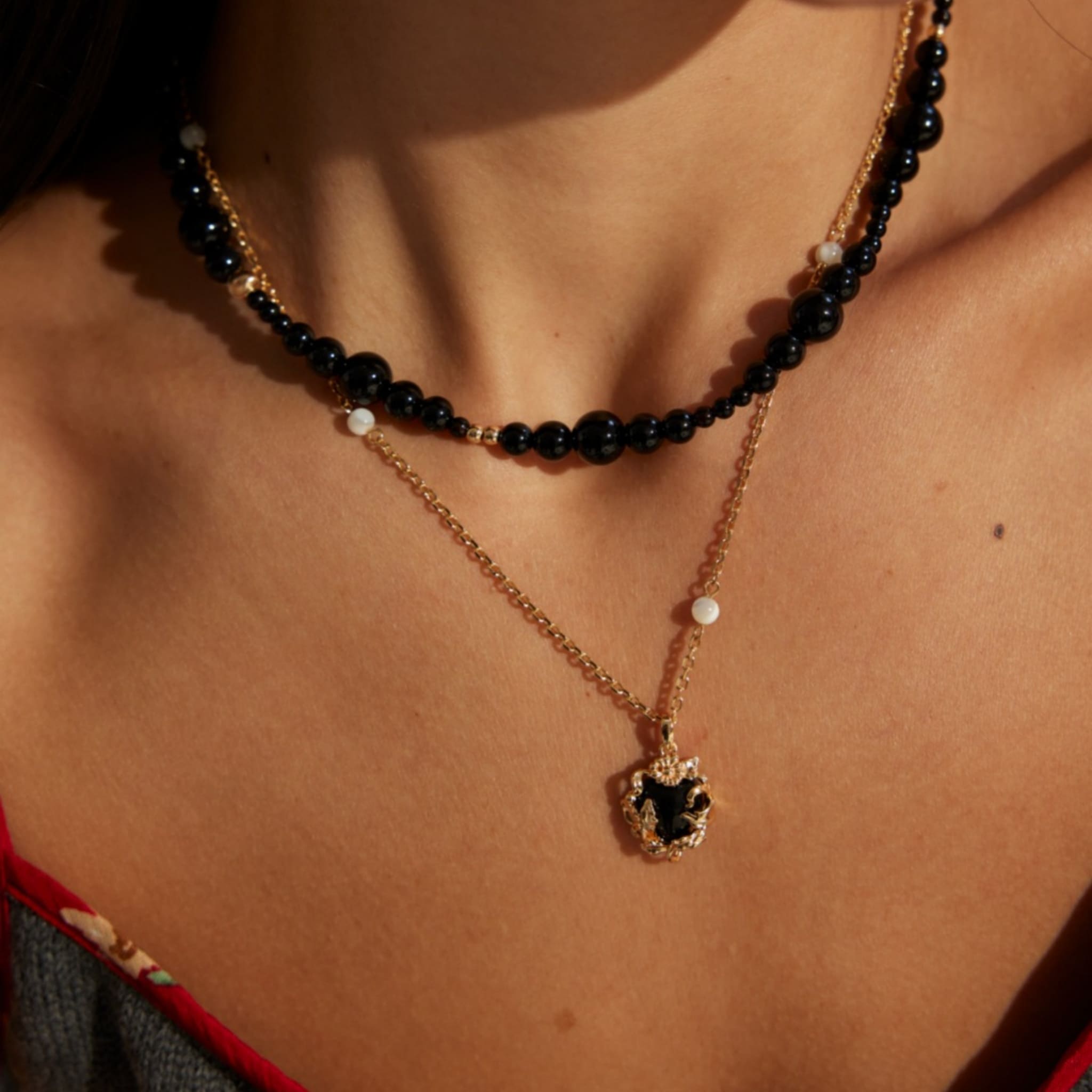Vintage Gold Black Agate Jewelry Set Elegant Gift for Her Timeless Style-5